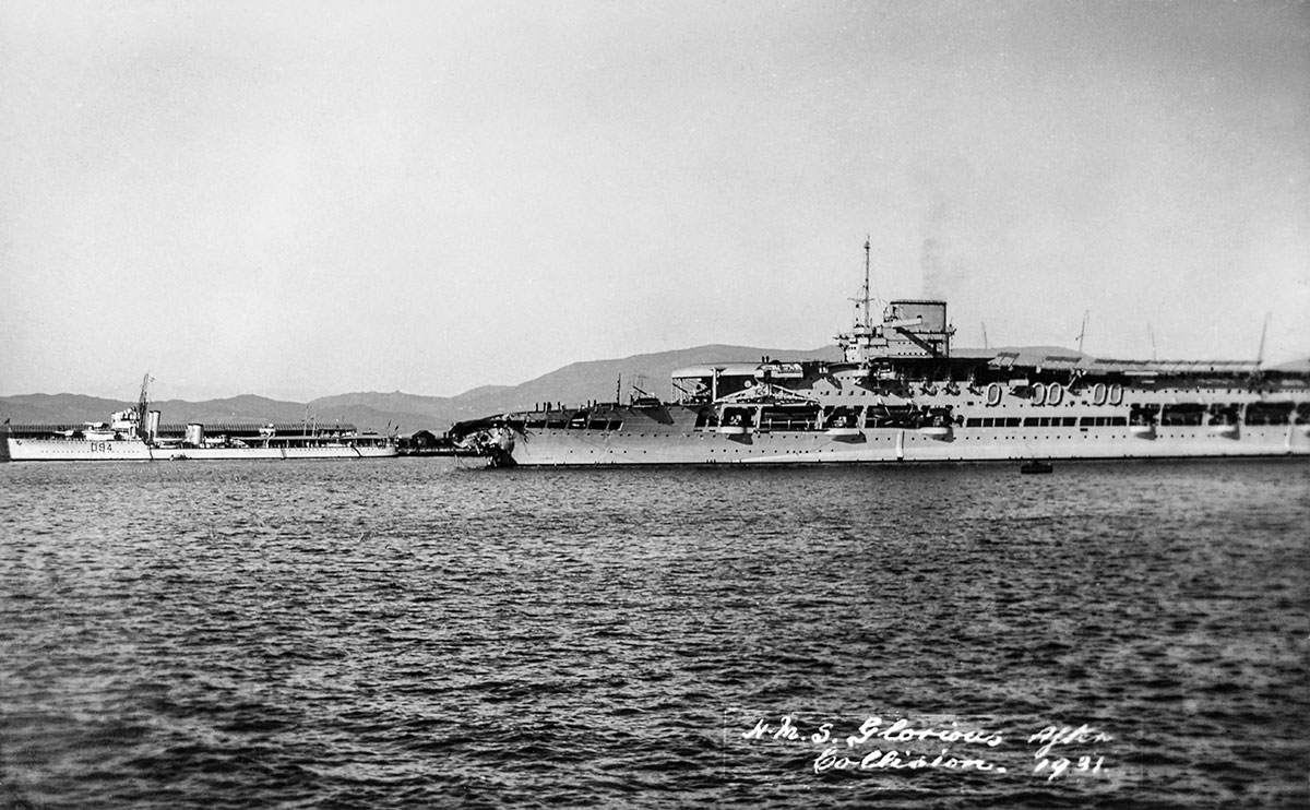 HMS_Couragious after collision on 1 Aprilo 1931 at Msalta for