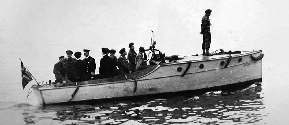 Lord Teynham returns by launch to HMS Valorous, 14 May 1945