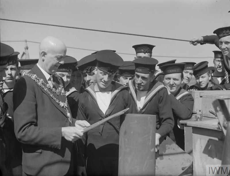 The Mayor present the plaque of Kidderminster to HMS Vansittart
