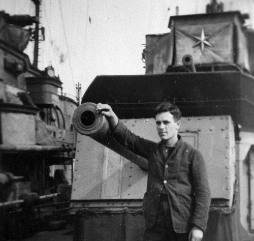 AB George Mclean, on A Gun, 1943