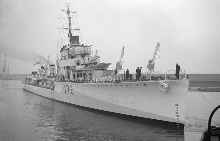 HMS Veteran Livertpool Docks 1942