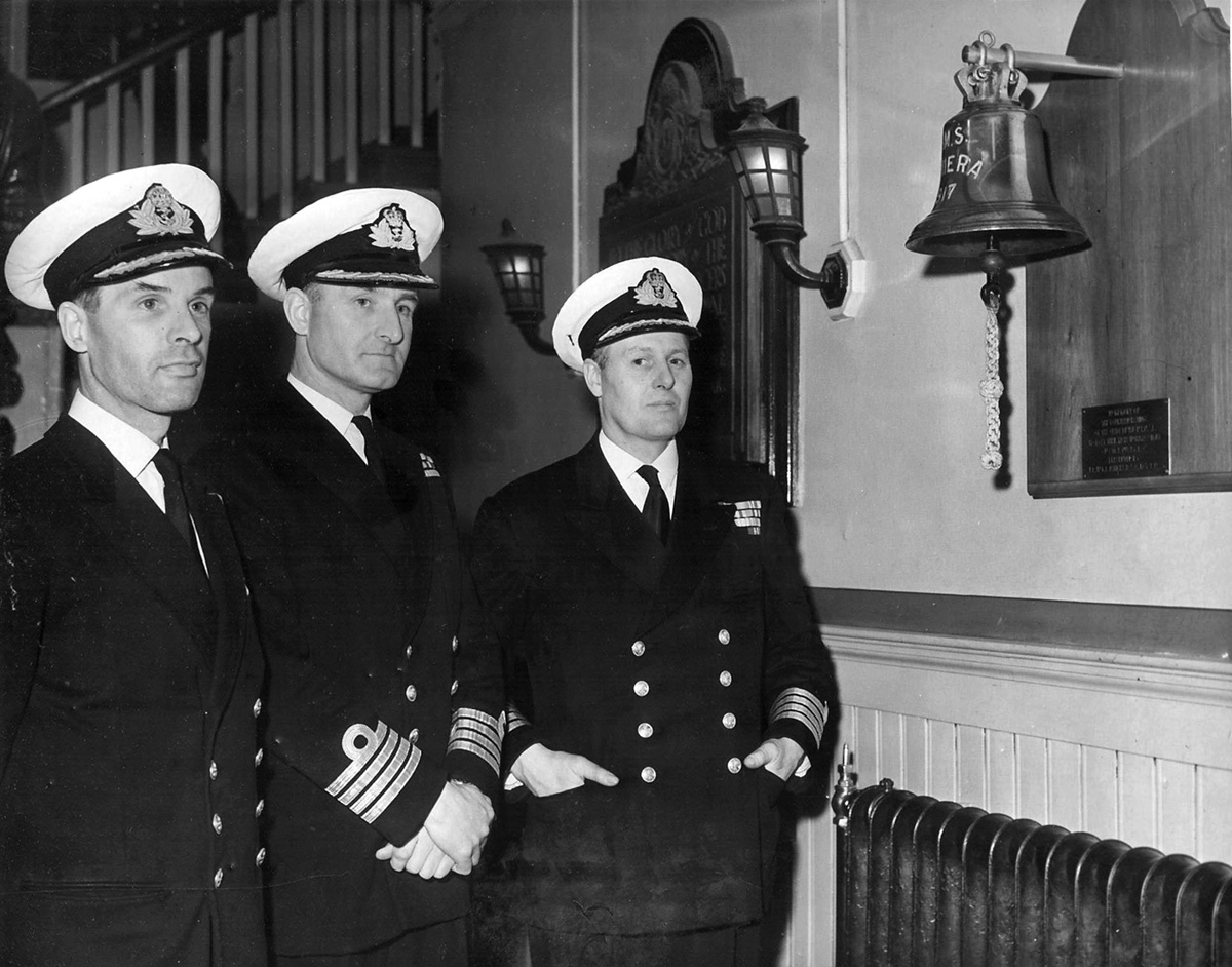 Presentation of the bell of HMS Vimiera to HMS Graham, 1957