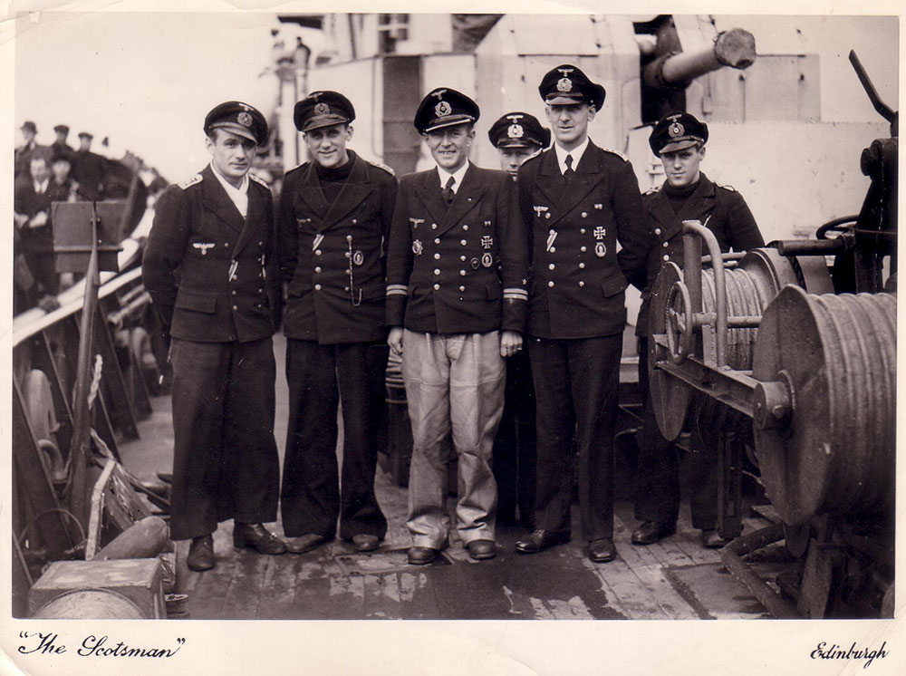 The officers abosrd the German Minesweeper M 607