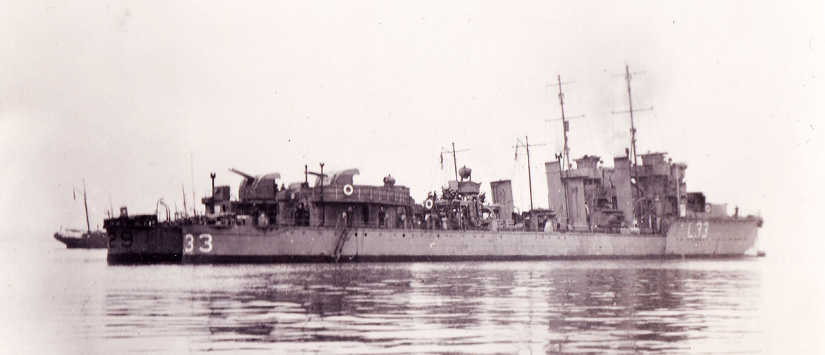 HMS Vivien (L33) in the foreground with HMS Vimiera (L29) behind