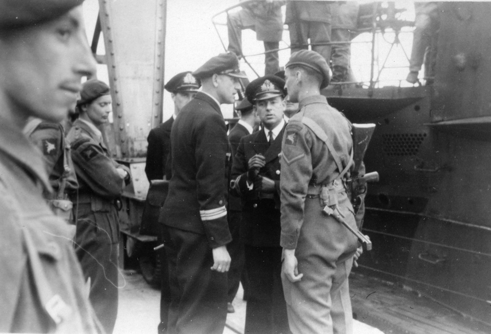 RN Officers and soldiers in front of U-901