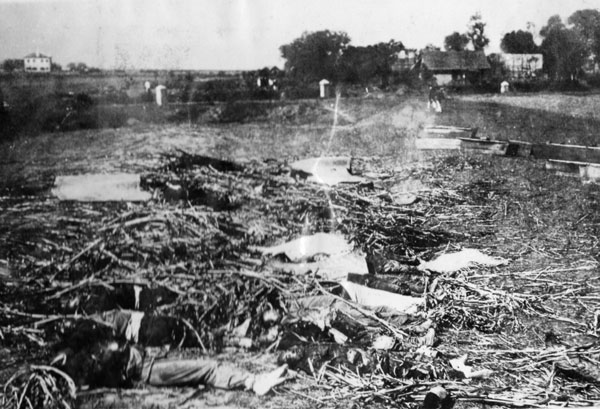 Dead Chines troops outside Hankow September 1926