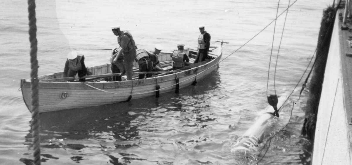 The ship's whaler of HMS Wren