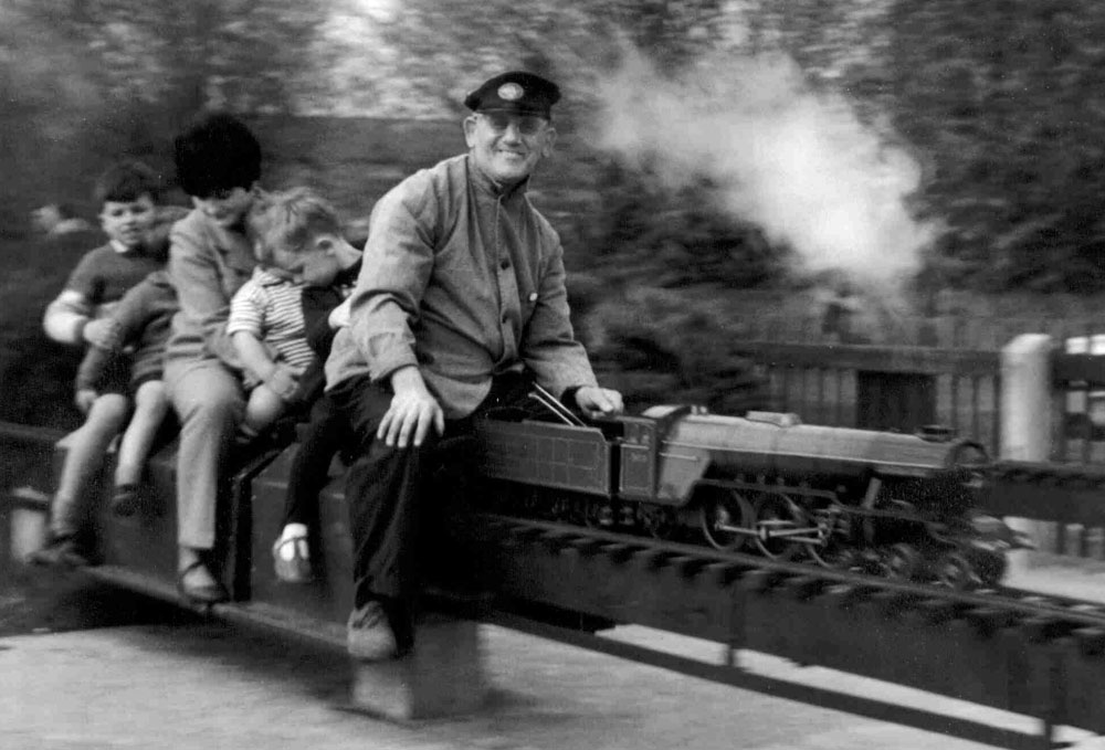 Bill Baker driving children in train at Biitterne Park in 1966