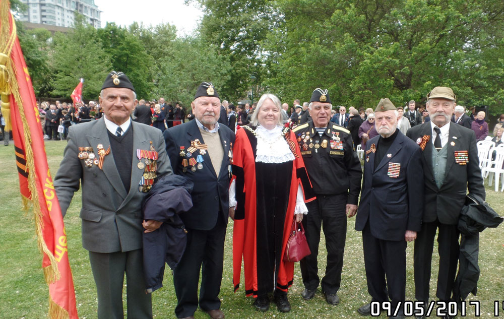 Vets with Lady Mayoress in 2017